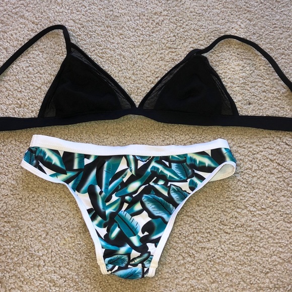 Bikini Bathing Suit Set Medium - Picture 7 of 8